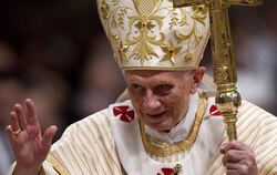 Papst Benedikt XVI. bei der Christmette im Petersdom. Foto: Claudio Peri