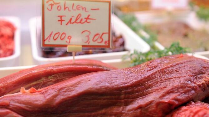 In der Auslage sieht es aus wie Rindfleisch: Doch in der Beschaffenheit weist Pferdefleisch bemerkenswerte Unterschiede auf.  FO