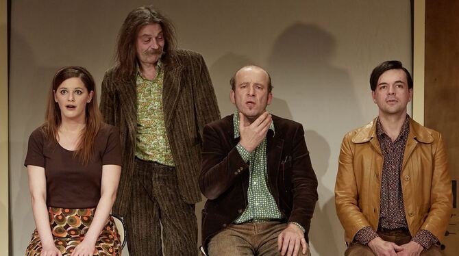 Gernhardt-Ensemble (von links): Constance Klemenz, Heiner Kondschak, Berthold Biesinger und Gerd Plankenhorn. FOTO: BECKER Gernhardt-Ensemble (von links): Constance Klemenz, Heiner Kondschak, Berthold Biesinger und Gerd Plankenhorn. FOTO: BECKER