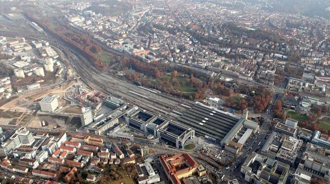 Wegen der Kostenexplosion ist das Bahnhofsprojekt Stuttgart 21 umstritten. Foto: Benjamin Beytekin