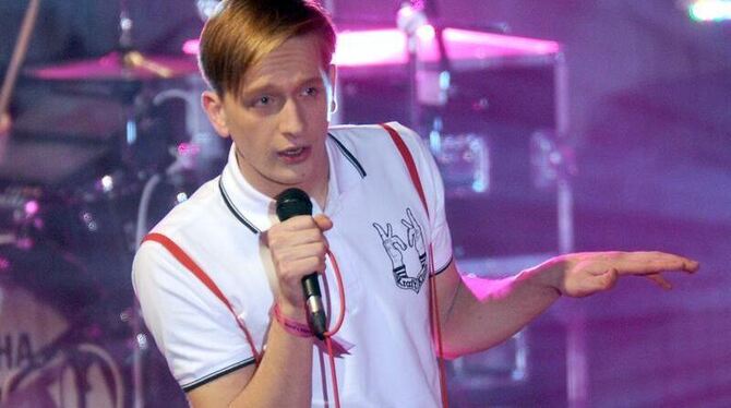 Felix Brummer, Frontmann der Band Kraftklub. Foto: Henning Kaiser Felix Brummer, Frontmann der Band Kraftklub. Foto: Henning Kaiser