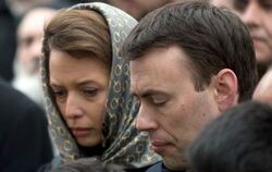 Der baden-württembergische Wirtschafts- und Finanzminister Nils Schmid (SPD) und seine türkischstämmige Frau Tülay bei der Traue