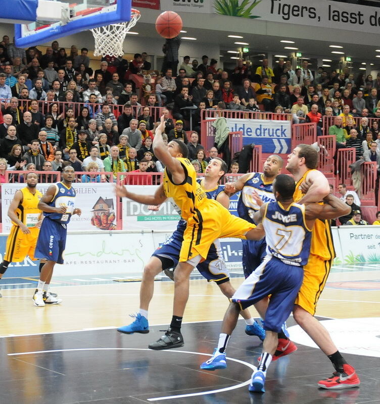 Walter Tigers Tübingen - EWE Baskets Oldenburg 64:89