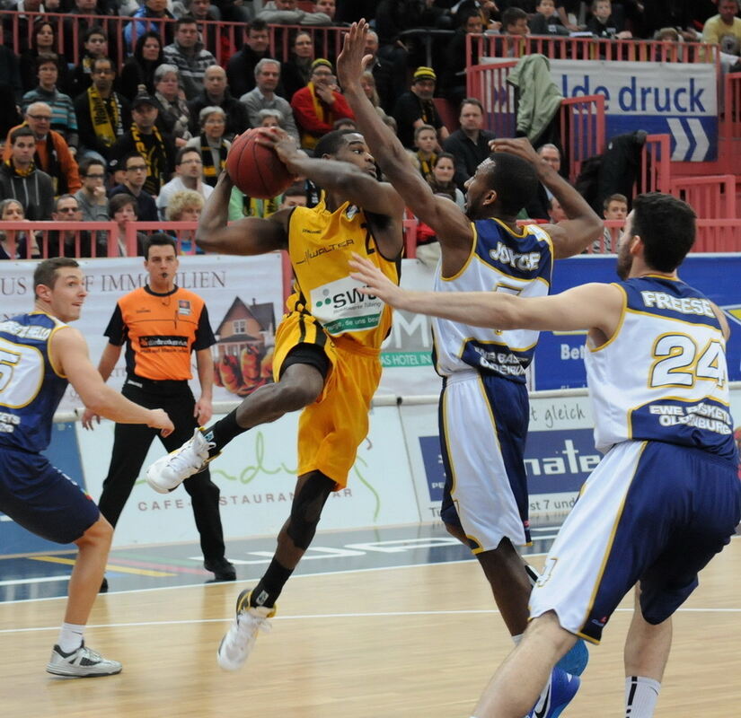 Walter Tigers Tübingen - EWE Baskets Oldenburg 64:89