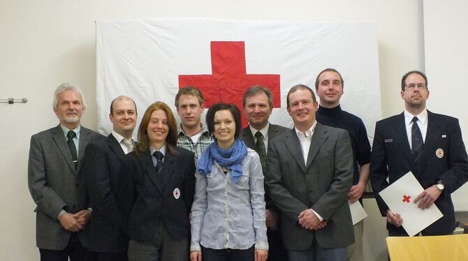 Geehrte und Funktionäre beim DRK-Ortsverband Münsingen (von links): Roland Dörr, Johannes Bartl, Lisa Ziegler, Patrick Reiff, Be