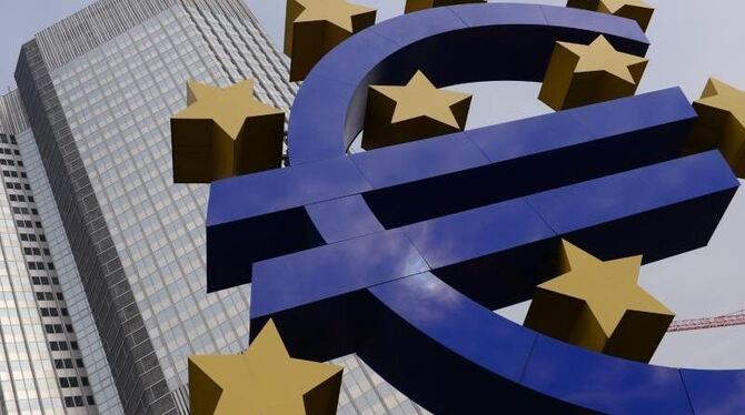 Im März 2014 soll die Bankenaufsicht bei der EZB einsatzfähig sein. Foto: Arne Dedert