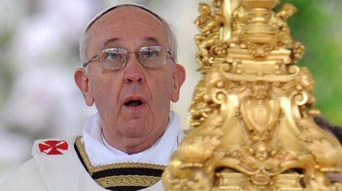 Papst Franziskus bei seiner ersten Ostermesse im Petersdom. Foto: Ettore Ferrari