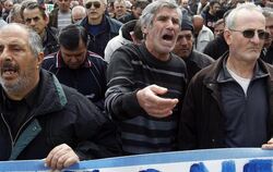 Demonstration gegen die Sparpolitik in Griechenland: Die ILO befürchtet soziale Unruhen in der EU. Foto: Orestis Panagiotou/ 
