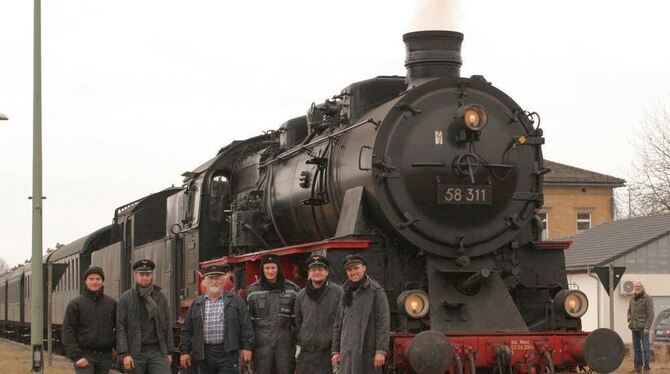 Drei Tage und zwei Nächte war die Crew der Schwäbischen Alb Bahn und der Ulmer Eisenbahnfreunde unterwegs.