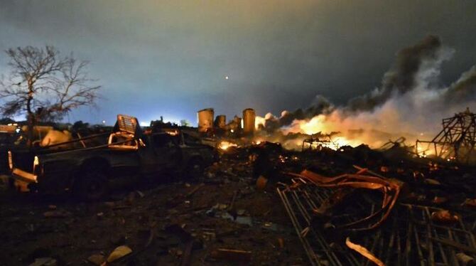 Die Bilder von der Explosion in Texas lösten im Netz Entsetzen aus. Foto: Larry W. Smith