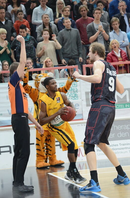 Walter Tigers Tübingen - New Yorker Phantoms Braunschweig 69:88