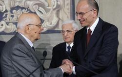 Nicht nur Italiens Präsident Giorgio Napolitano (l) setzt große Hoffnungen in den designierten Minsterpräsidenten Enrico Lett