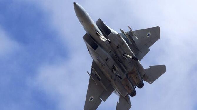 Die israelische Luftwaffe soll schon einmal im Januar Ziele in Syrien angegriffen haben. Eine offizielle Bestätigung gab es d