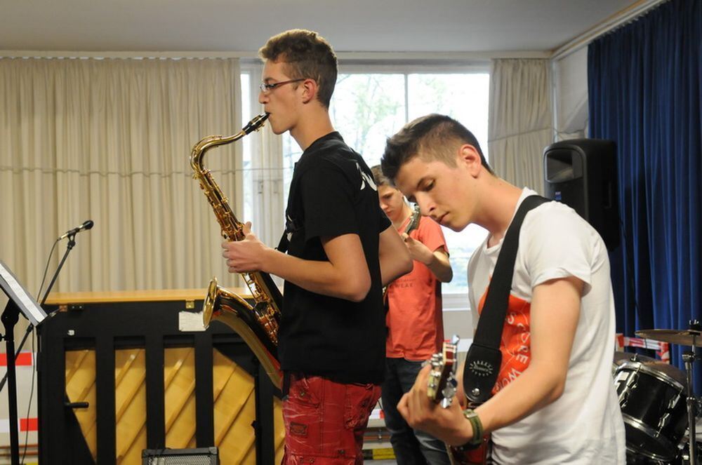 Bands der JMS live on stage