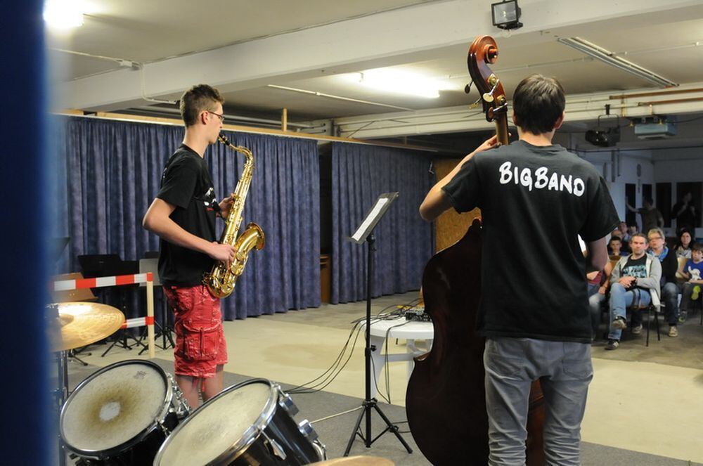 Bands der JMS live on stage