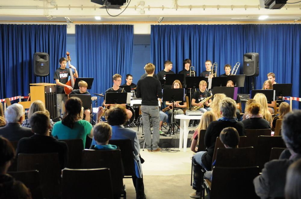 Bands der JMS live on stage