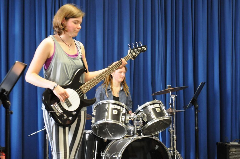 Bands der JMS live on stage