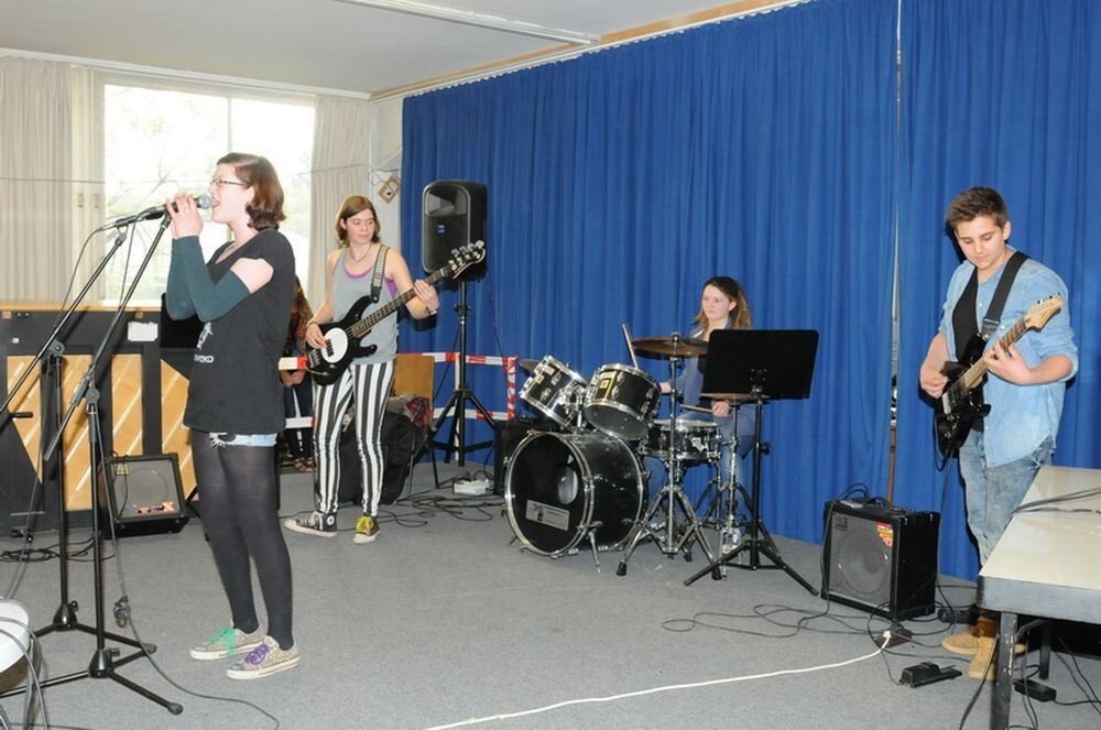 Bands der JMS live on stage