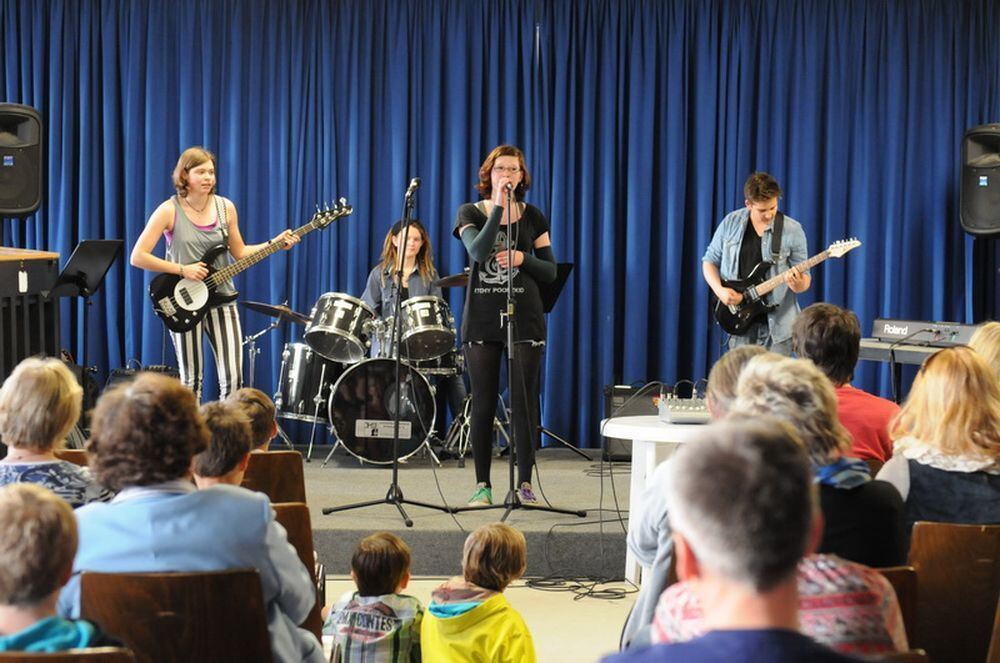 Bands der JMS live on stage