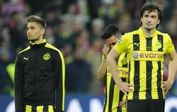Verloren: Dortmunder Spieler nach dem Schlußpfiff. Foto: Andreas Gebert