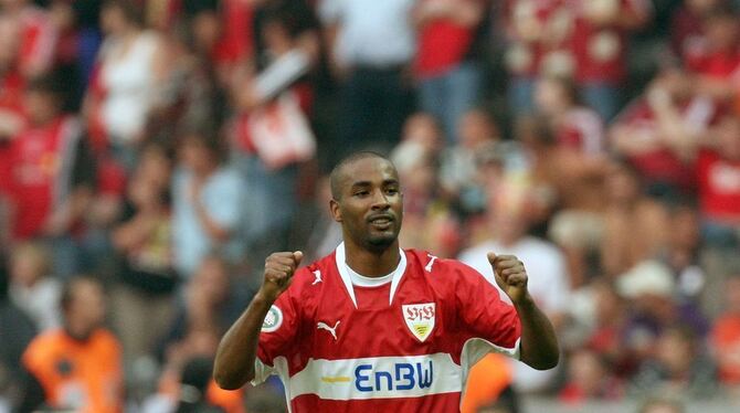 Cacau vom VfB Stuttgart jubelt nach dem 1:0 im DFB-Pokalfinale 2007 VfB Stuttgart - 1. FC Nürnberg in Berlin. Foto: dpa Cacau vom VfB Stuttgart jubelt nach dem 1:0 im DFB-Pokalfinale 2007 VfB Stuttgart - 1. FC Nürnberg in Berlin. Foto: dpa