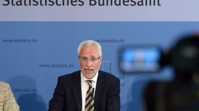 Der Präsident des Statistischen Bundesamtes, Roderich Egeler, spricht in Berlin bei einer Pressekonferenz des Statistischen Bund