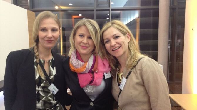 Katja Frankenstein (Mitte) mit ihrem Führungsteam Bärbel Naumann, Leiterin Produktion (links) und Sanela Zukic, Leiterin Vertrie