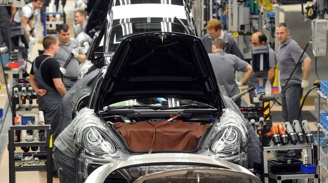 Autohersteller greifen gerne auf Werkverträge zurück. FOTO: DPA
