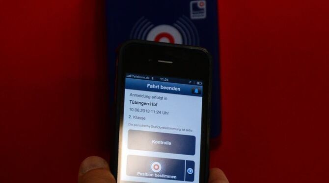 Reisen ohne den üblichen Fahrschein: An solchen Kontaktpunkten an den Automaten kann der Barcode abgelesen werden. FOTO: EBER Reisen ohne den üblichen Fahrschein: An solchen Kontaktpunkten an den Automaten kann der Barcode abgelesen werden. FOTO: EBER