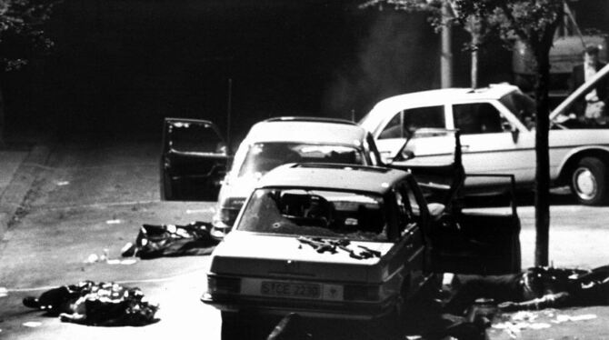 Am 5. September 1977 entführten Terroristen der Roten Armee Fraktion (RAF) den damaligen Arbeitgeberpräsidenten Hanns Martin Sch Am 5. September 1977 entführten Terroristen der Roten Armee Fraktion (RAF) den damaligen Arbeitgeberpräsidenten Hanns Martin Sch