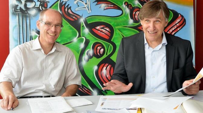 Der Stiftungsvorstand mit GWG-Chef Karl-Heinz Walter und Uwe Weber, Leiter des Amtes für Schulen, Jugend und Sport, blickte auf