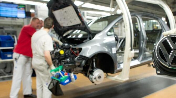 Der Autobauer Volkswagen schafft laut einer Studie die meisten Jobs in Europa. Foto: Julian Stratenschulte