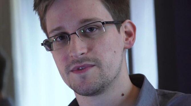 Der ehemalige Geheimdienstmitarbeiters Snowden wartet mit immer neuen Enthüllungen auf. Foto: Glenn Greenwald/Laura Poitras