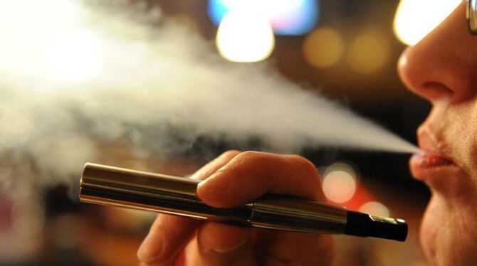 E-Zigaretten sind rechtlich und medizinisch umstritten. Foto: Marcus Brandt