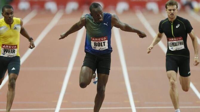 Usain Bolt (M) siegt in Paris über 200 Meter in Weltjahresbestzeit. Foto: Ian Langsdon