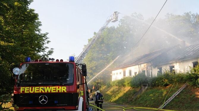 Großbrand zerstört Schützenhaus in Weilheim Großbrand zerstört Schützenhaus in Weilheim