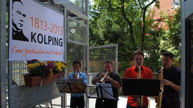 Da steckt Musik drin: Das Kolpinghaus und seine Bewohner feierten den Abschluss der Brandschutzmaßnahmen. FOTO: PR