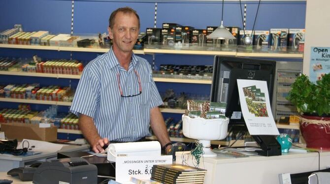 Gerd Tiedemann steht nur noch wenige Wochen hinter dem Verkaufsschalter des Fachgeschäfts der Mössinger Stadtwerke.