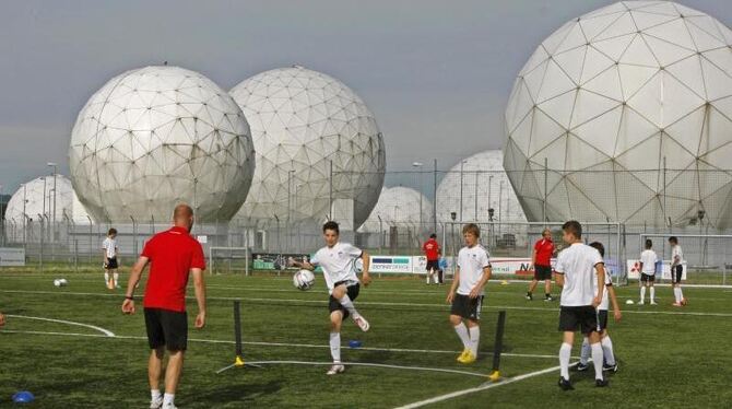 Unterlagen aus dem Snowden-Archiv zufolge unterhalten NSA-Abhörspezialisten auf dem Gelände der Mangfall-Kaserne in Bad Aibli