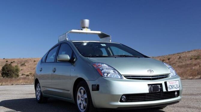 Geht Google unter die Autohersteller? Laut einem US-Bericht verlor der Internet-Konzern die Geduld mit etablierten Autobauern