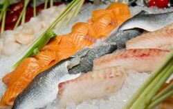 Fisch ist relativ teuer geworden, bleibt bei den Verbrauchern aber beliebt. Foto: Sven Hoppe