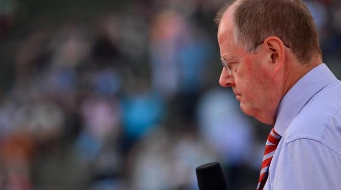 Der SPD-Kanzlerkandidat für die Bundestagswahl, Steinbrück, spricht in Erfurt während einer Wahlveranstaltung. Foto: Marc Tir Der SPD-Kanzlerkandidat für die Bundestagswahl, Steinbrück, spricht in Erfurt während einer Wahlveranstaltung. Foto: Marc Tir