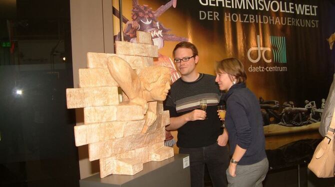 Die kleine Ausstellung in der Kreissparkassenfiliale Pfullingen soll für das Kunstmuseum in der sächsischen Partnerstadt Lichten Die kleine Ausstellung in der Kreissparkassenfiliale Pfullingen soll für das Kunstmuseum in der sächsischen Partnerstadt Lichten