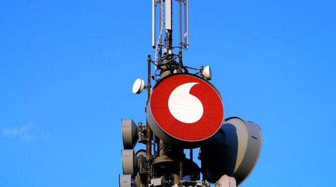 Antenne des Mobilfunkunternehmens Vodafone: Ein Cyberkrimineller hat die Stammdaten von zwei Millionen Vodafone-Kunden gestoh