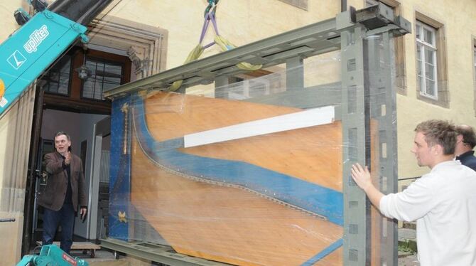 Sieht noch nicht sehr nach Klavier aus, aber der drei Meter lange und 1,2 Tonnen schwere Resonanzboden ist ein wesentlicher Best