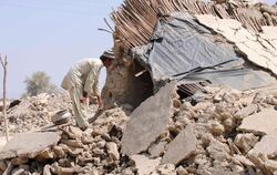 Das Erdbeben mit der Stärke 7,7 hat in dem besonders schwer betroffenen Distrikt Awaran rund 90 Prozent der Häuser zerstört. 