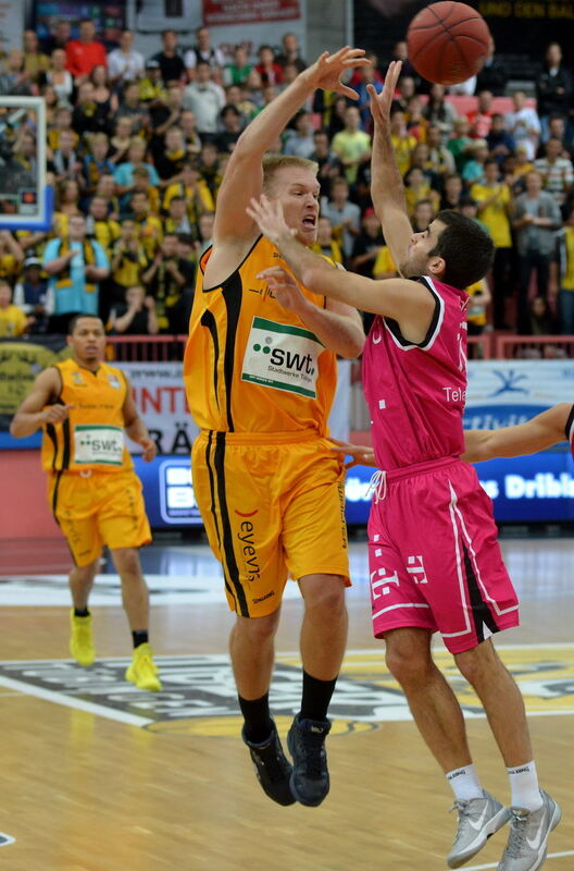 Walter Tigers Tübingen - Telekom Baskets Bonn 76:77