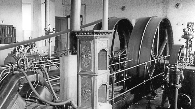 Ein typisches Getriebe an einem Generator wie von 1900 bis 1920 üblich. Stromerzeugung bei der Firma Sigel. FOTO: STADTARCHIV PF