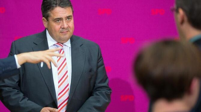 SPD-Vorsitzender Gabriel: Der kleine Parteitag der SPD stimmte mit großer Mehrheit für Koalitionsverhandlungen. Foto: Hanniba