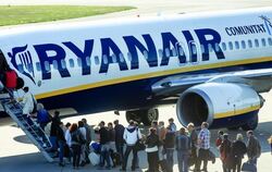Nach Kritik geht der Billigfluganbieter Ryanair ein Stück auf die Kunden zu. Foto: Markus Scholz